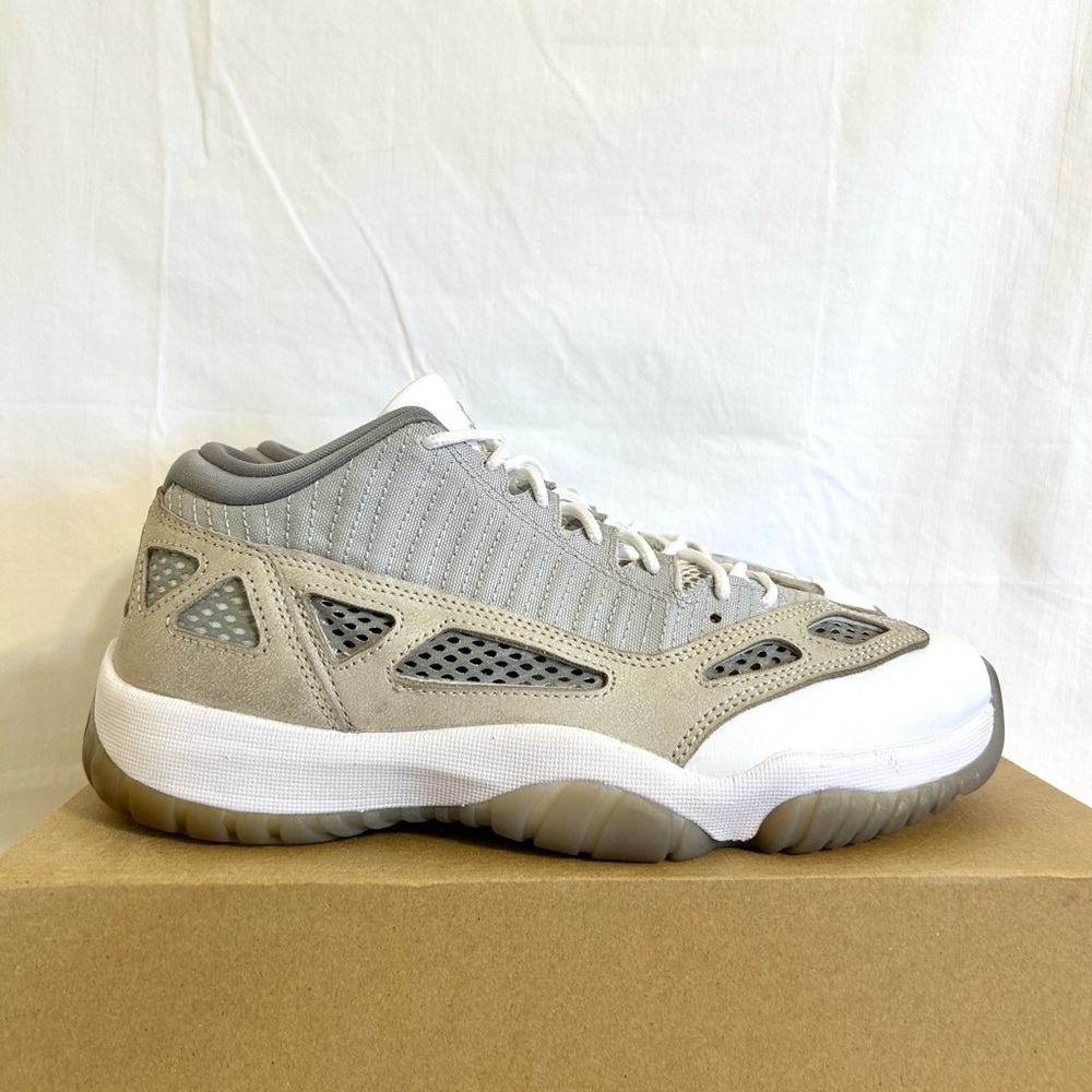 Jordan 11 Retro Low IE Light Orewood Brown size 9.5 919712-102 2022 PRE-OWNED